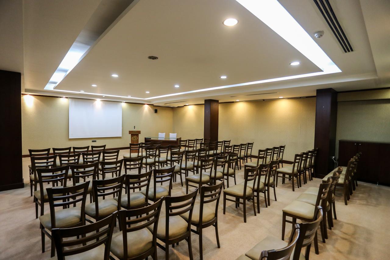 Sivas Bueyuek Hotel Екстер'єр фото
