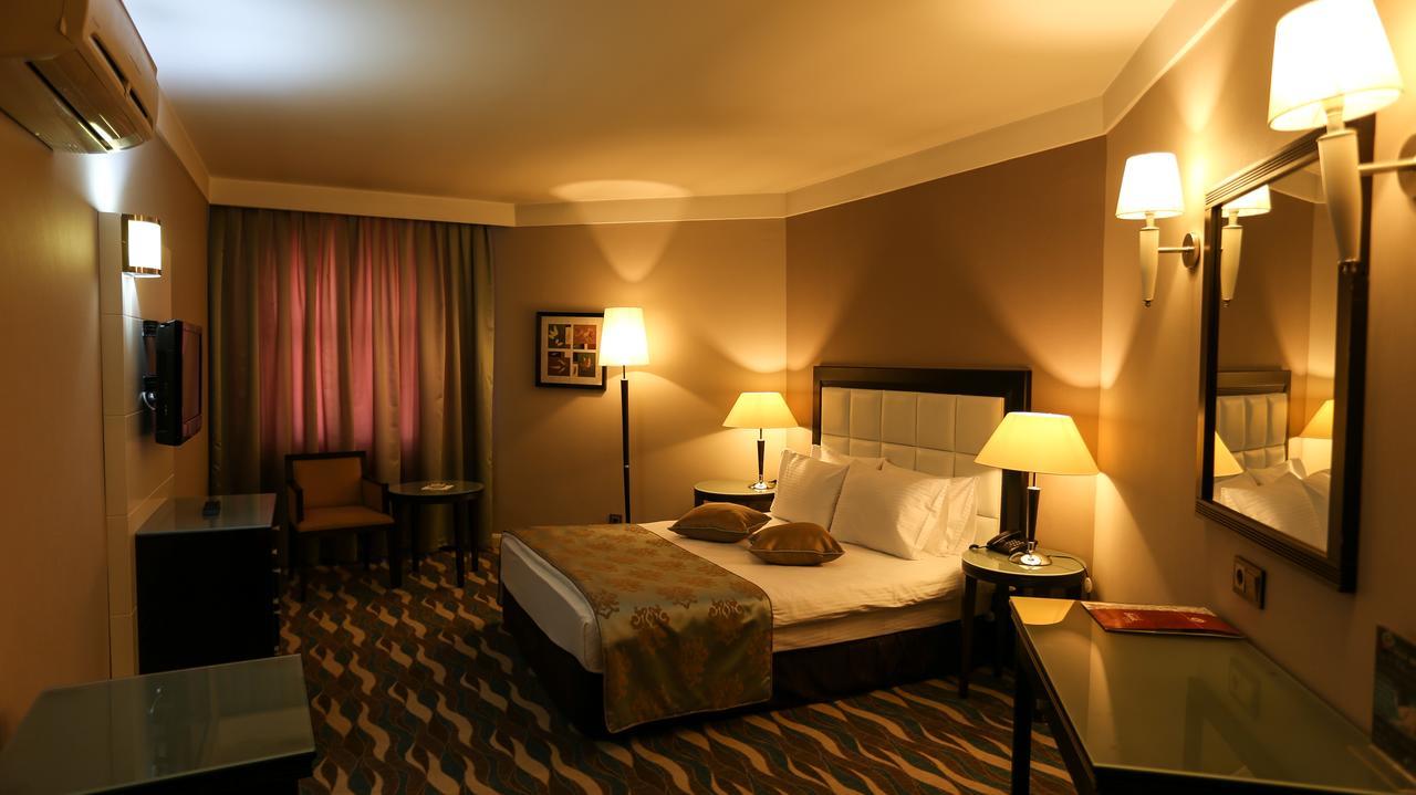 Sivas Bueyuek Hotel Екстер'єр фото