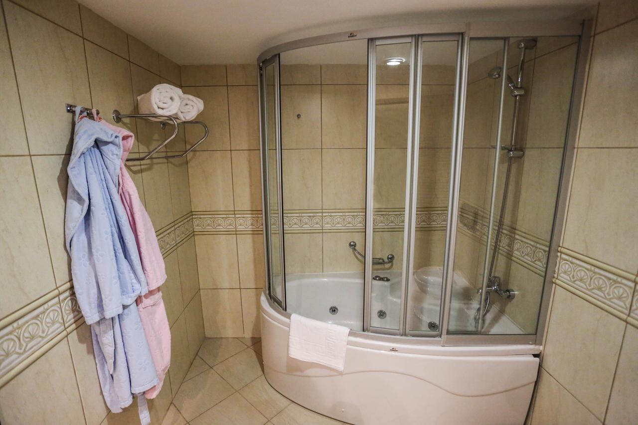 Sivas Bueyuek Hotel Екстер'єр фото