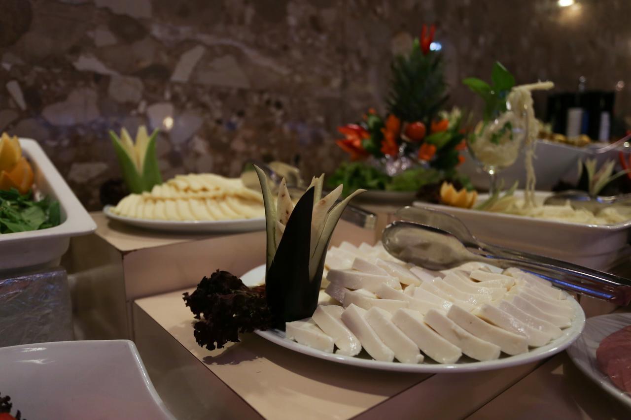Sivas Bueyuek Hotel Екстер'єр фото